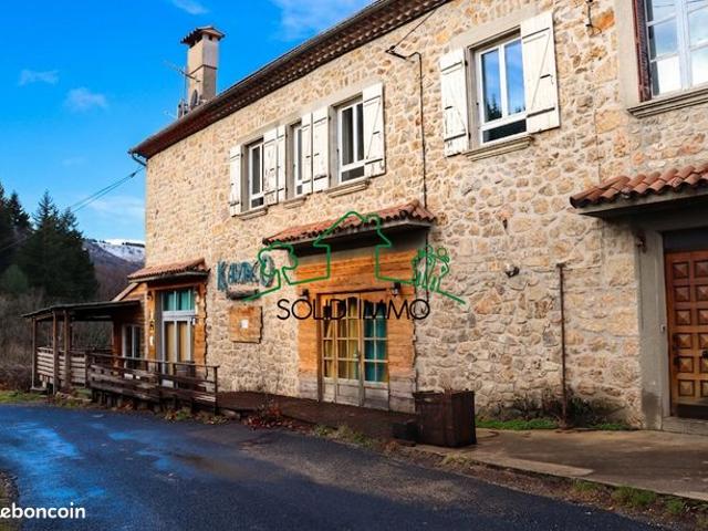 Propriété 9 pièces 266 m²