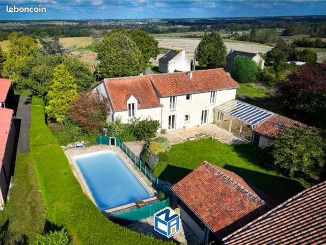 Propriété 9 pièces 266 m²