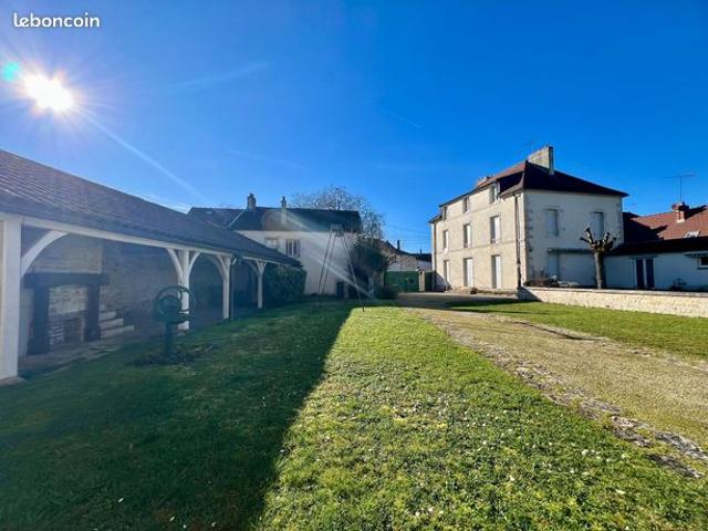 Propriété 9 pièces 266 m²