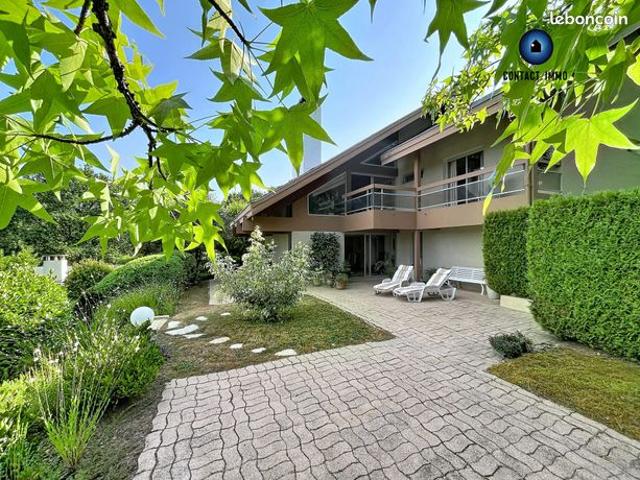 Propriété 9 pièces 267 m²