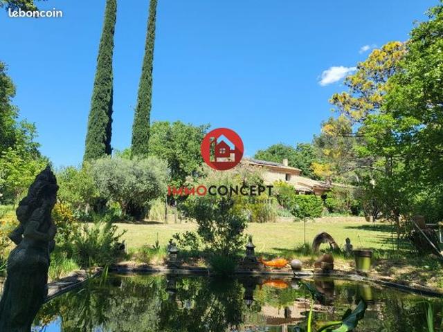 Propriété 9 pièces 268 m²