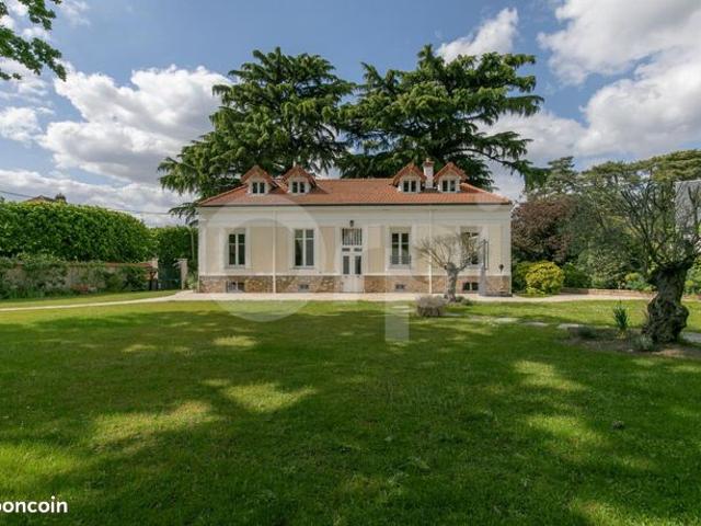 Propriété 9 pièces 260 m²