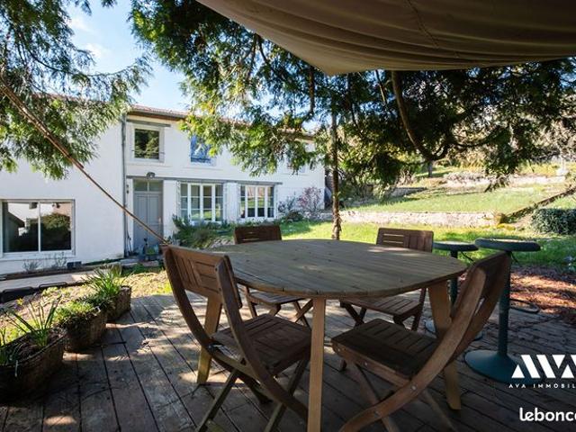 Propriété 9 pièces 260 m²