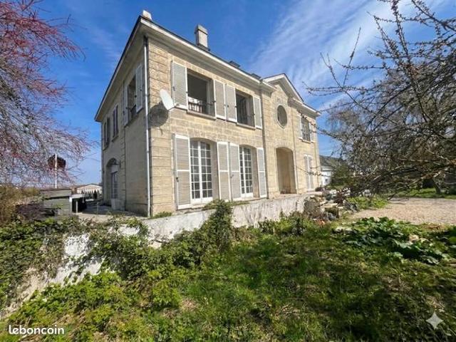 Propriété 9 pièces 260 m²