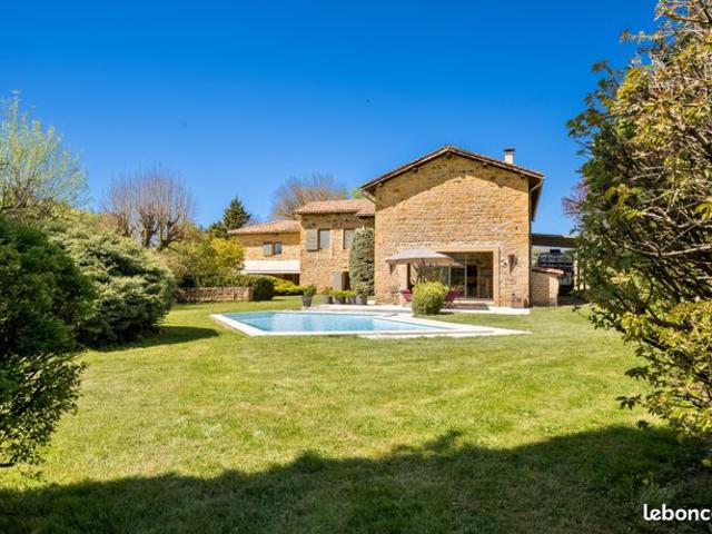 Propriété 9 pièces 260 m²