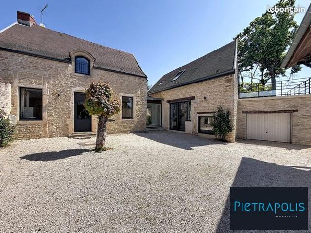 Propriété 9 pièces 261 m²