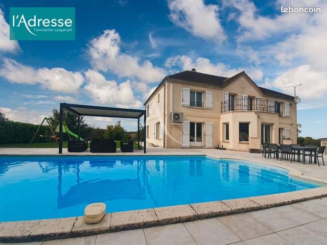 Propriété 9 pièces 263 m²