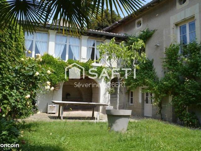 Propriété 9 pièces 263 m²