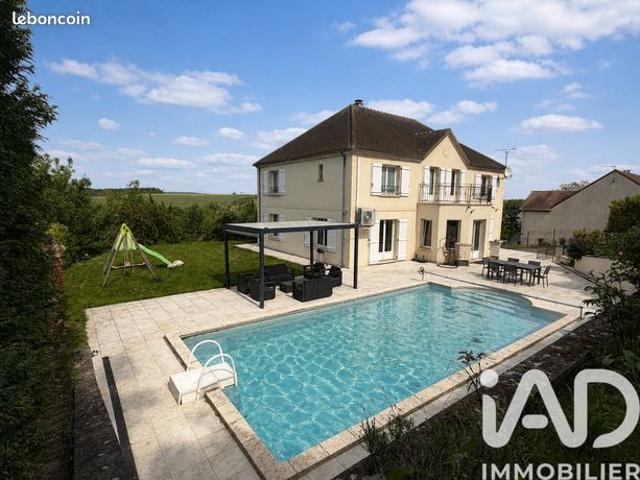 Propriété 9 pièces 263 m²
