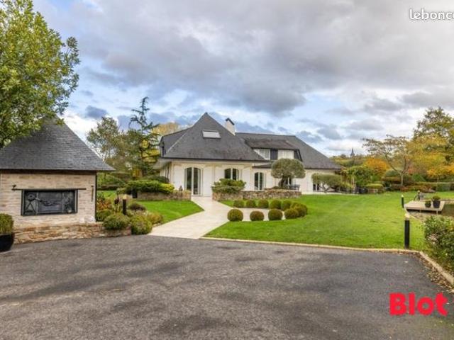Propriété 9 pièces 276 m²