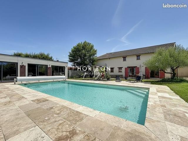 Propriété 9 pièces 277 m²