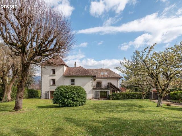 Propriété 9 pièces 278 m²