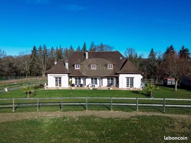 Propriété 9 pièces 278 m²