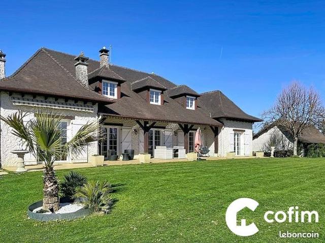 Propriété 9 pièces 279 m²