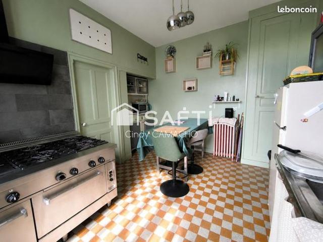 Propriété 9 pièces 279 m²