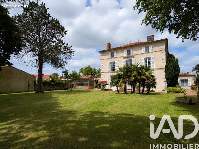 Propriété 9 pièces 270 m²