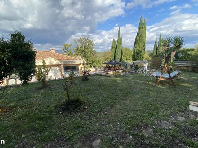 Propriété 9 pièces 270 m²