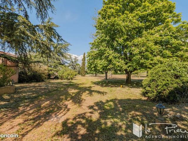 Propriété 9 pièces 270 m²