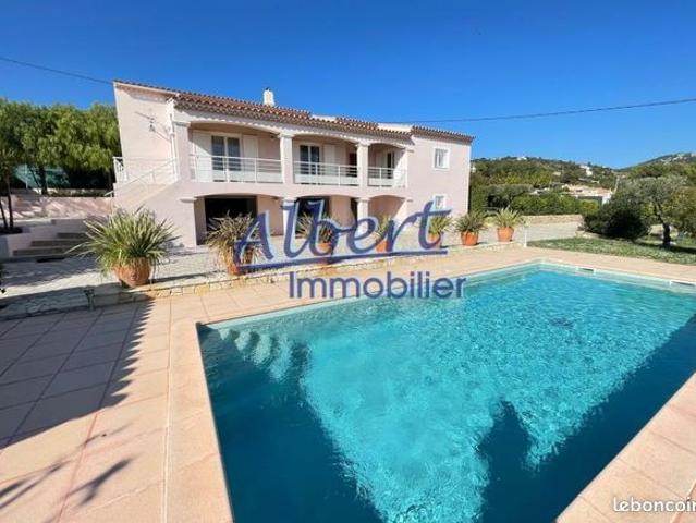 Propriété 9 pièces 270 m²