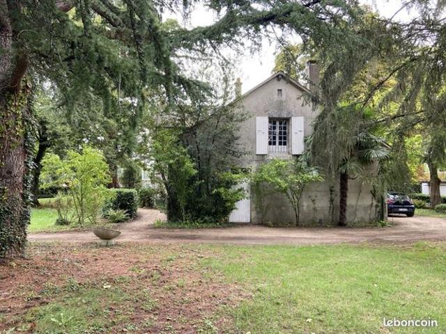 Propriété 9 pièces 273 m²