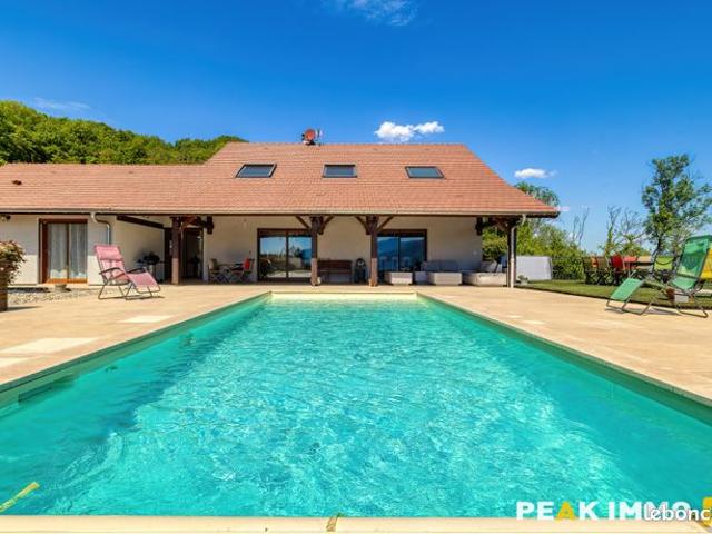 Propriété 9 pièces 273 m²