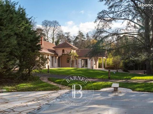 Propriété 9 pièces 284 m²