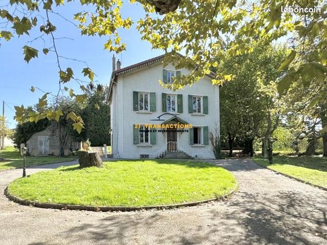 Propriété 9 pièces 285 m²