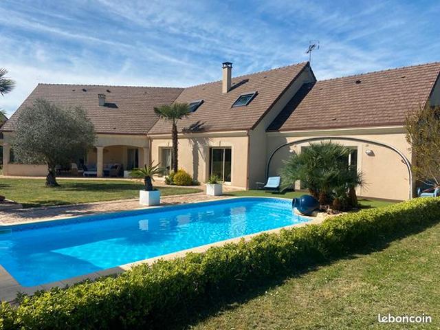 Propriété 9 pièces 285 m²