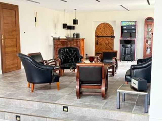 Propriété 9 pièces 286 m²