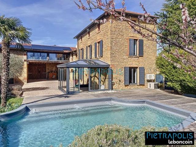 Propriété 9 pièces 281 m²
