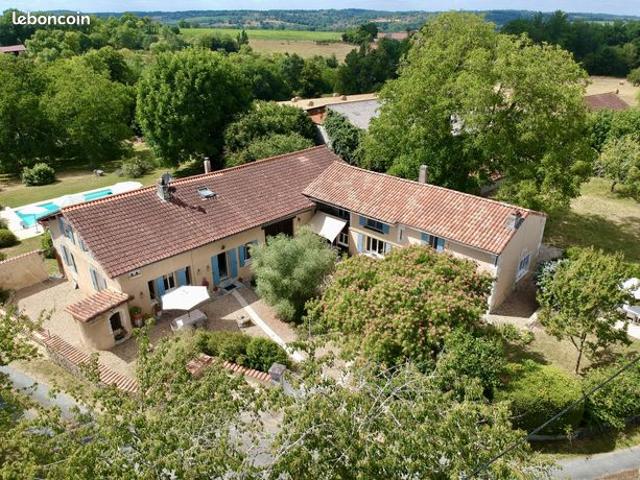 Propriété 9 pièces 281 m²