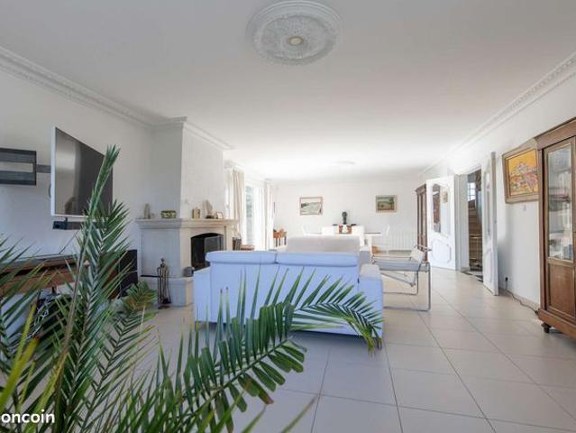 Propriété 9 pièces 282 m²