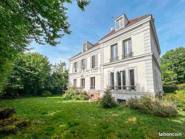 Propriété 9 pièces 294 m²