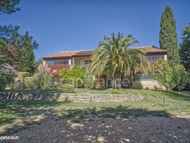 Propriété 9 pièces 294 m²