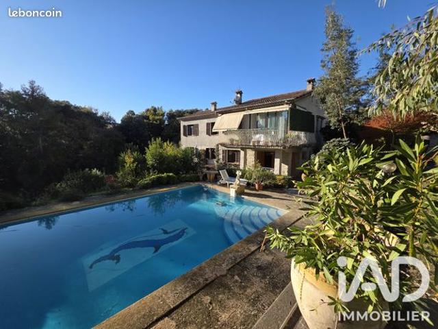 Propriété 9 pièces 295 m²