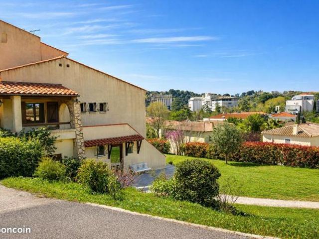 Propriété 9 pièces 295 m²