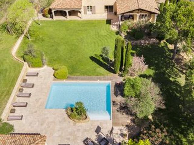 Propriété 9 pièces 291 m²
