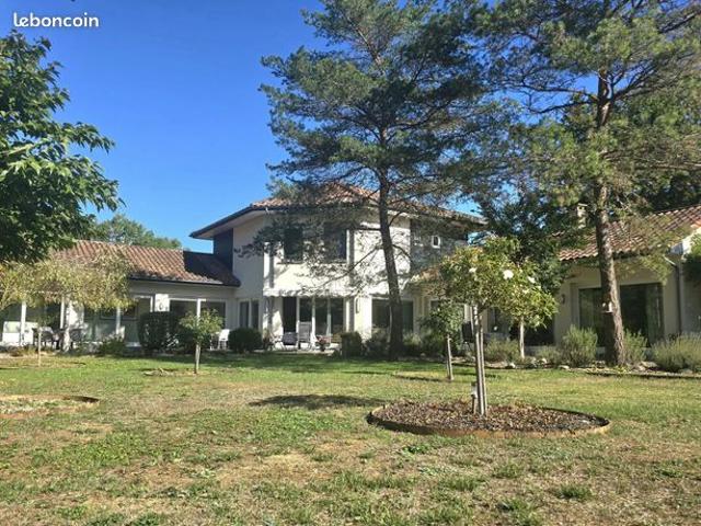 Propriété 9 pièces 305 m²