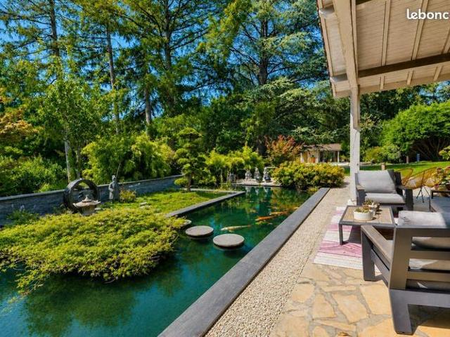 Propriété 9 pièces 307 m²
