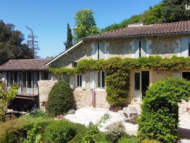 Propriété 9 pièces 300 m²