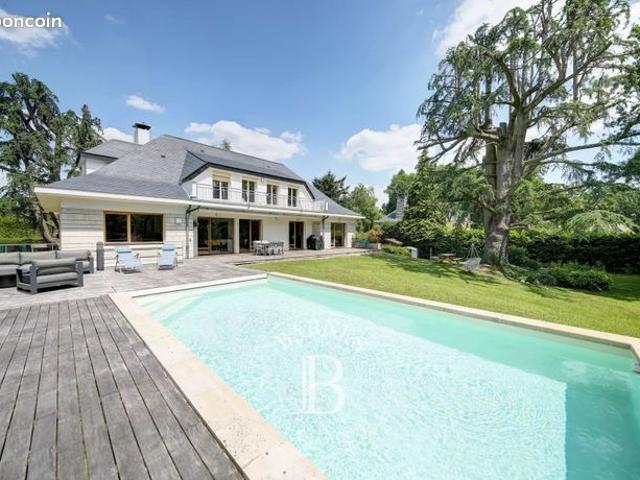 Propriété 9 pièces 300 m²