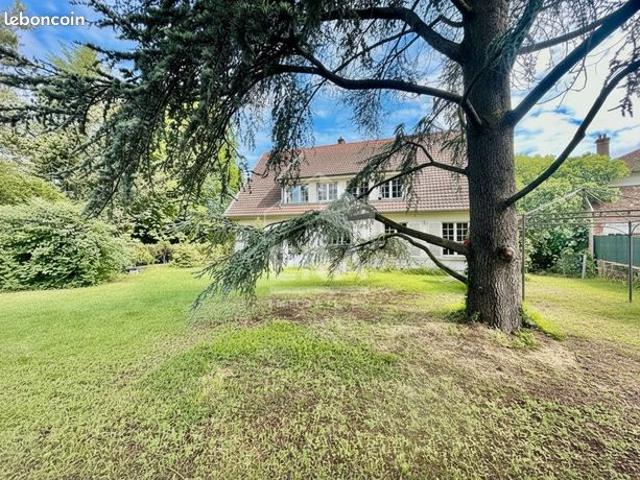 Propriété 9 pièces 300 m²