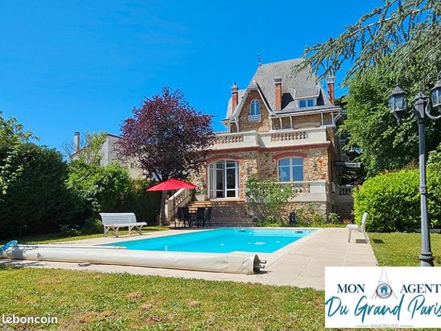 Propriété 9 pièces 300 m²