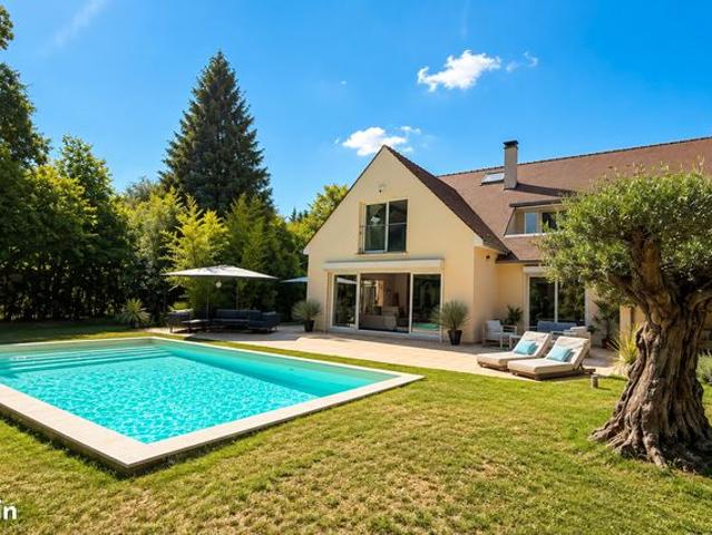 Propriété 9 pièces 300 m²