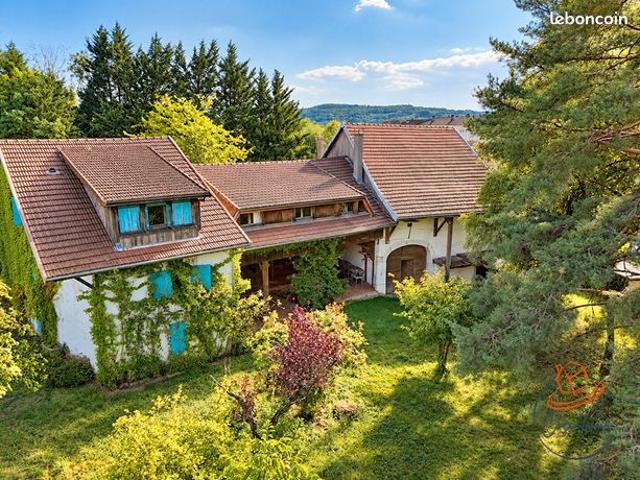 Propriété 9 pièces 300 m²
