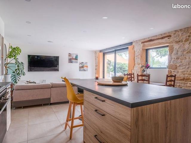 Propriété 9 pièces 300 m²