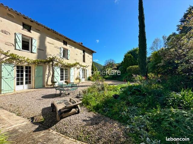 Propriété 9 pièces 300 m²