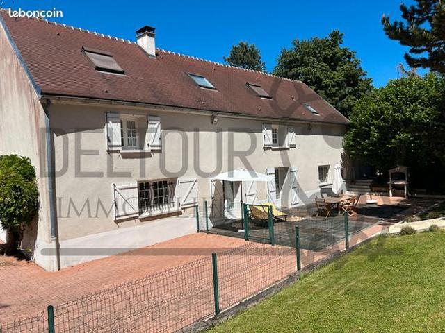 Propriété 9 pièces 300 m²