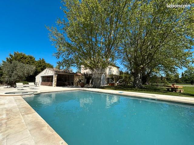 Propriété 9 pièces 303 m²