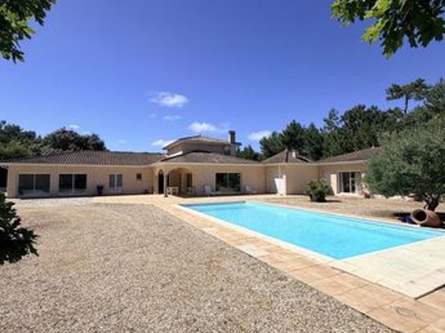Propriété 9 pièces 315 m²